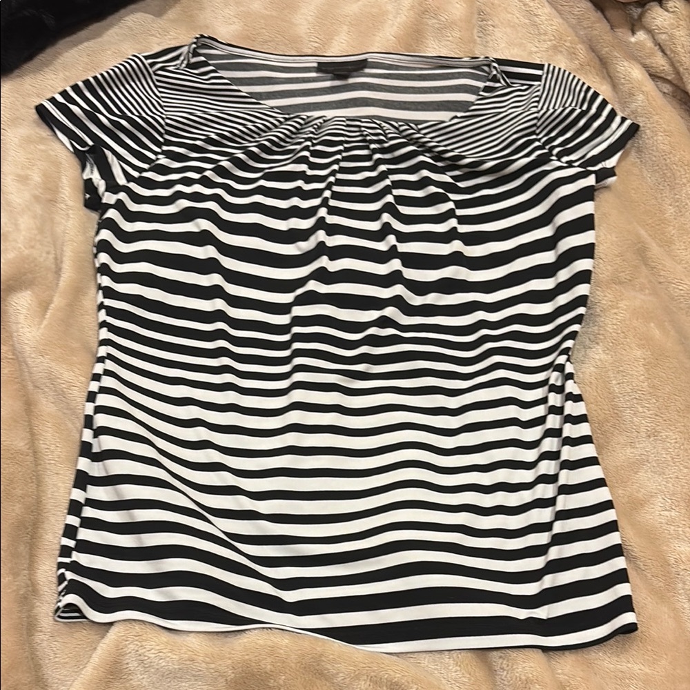 Worthington Black and White Fitted Ruched Blouse